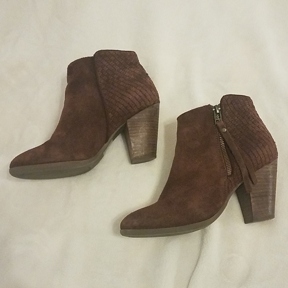 Wine Red Zippered Booties 7.5